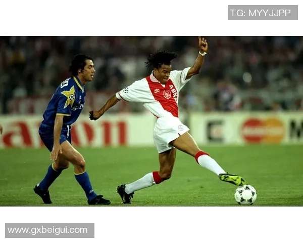 荷兰足球明星戴维斯的辉煌历程与未来展望