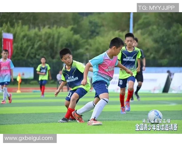 追寻足球明星的少年梦想与奋斗历程揭秘 追寻足球明星的少年梦想与奋斗历程揭秘